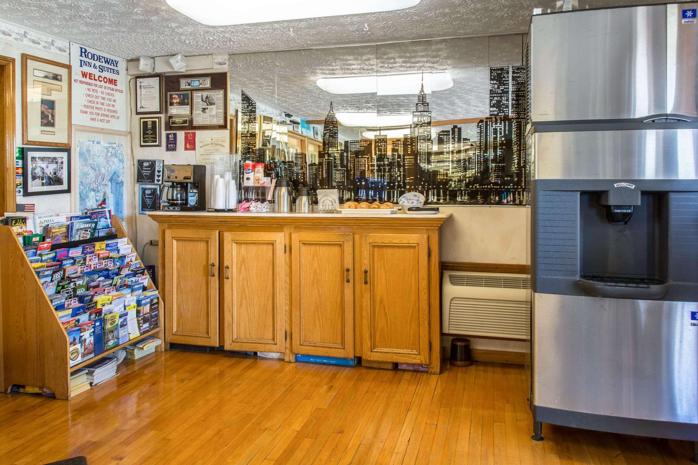 Rodeway Inn & Suites Branford - Guilford Esterno foto